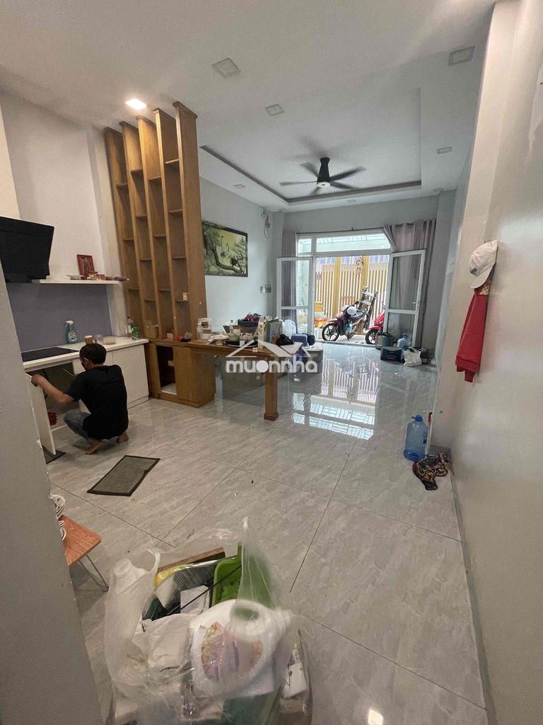 Nhà mặt tiền hẻm xe hơi ngay đht 32 - 2