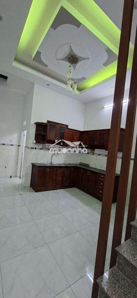 Cho thuê nhà mới  có sân để ô tô .dt 4×16m đúc lầu .liên khu 5-6. bt - 3