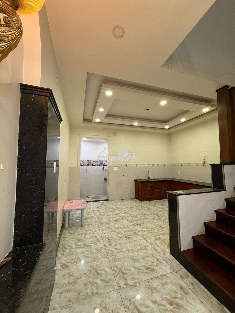 Cho thuê nhà 1/ lê thị hà dt 5x20 -1 lầu -2pn -2wc đường xe tải  - 2