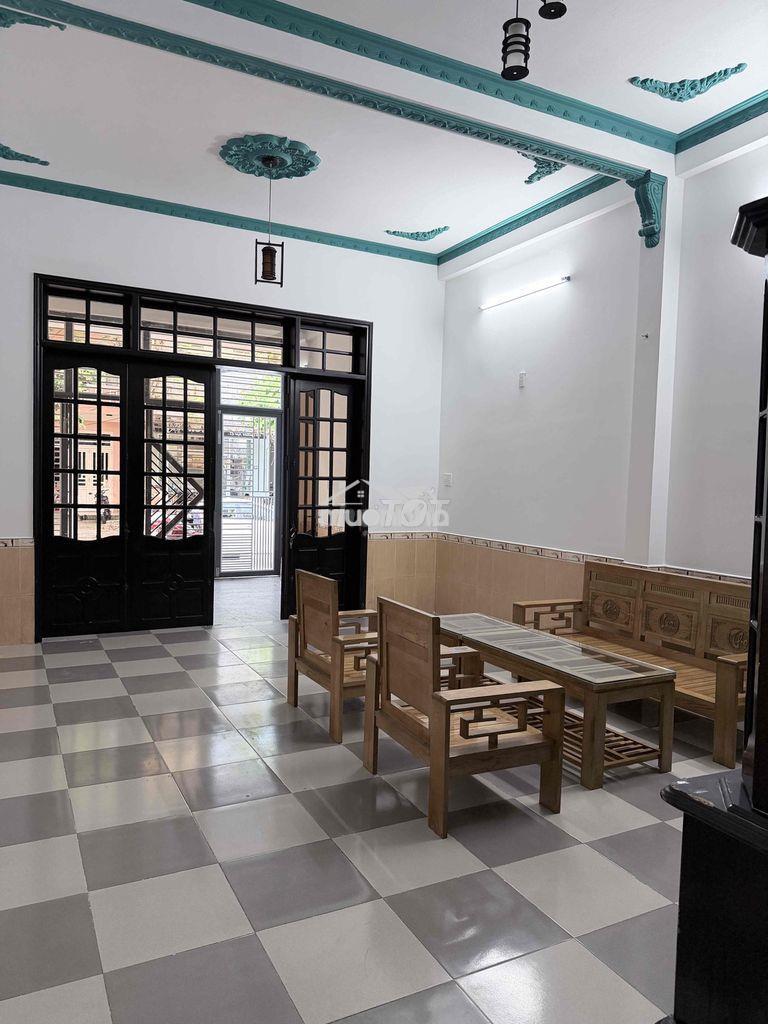 *Cho thuê nhà 2 tầng, đường nguyễn xí, gần hồ quý ly, giá thuê 11tr/th - 3
