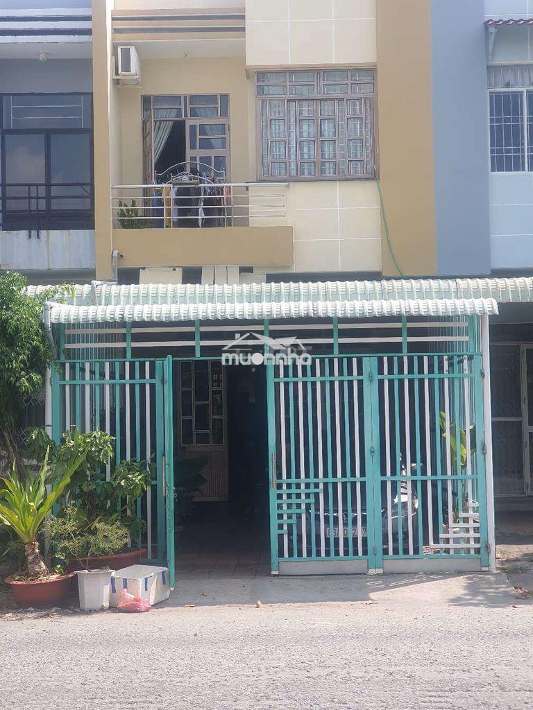 Bán nhà 56 đs1, kdc 586 trần hưng đạo, p2, tp.st. dt 100m2.  