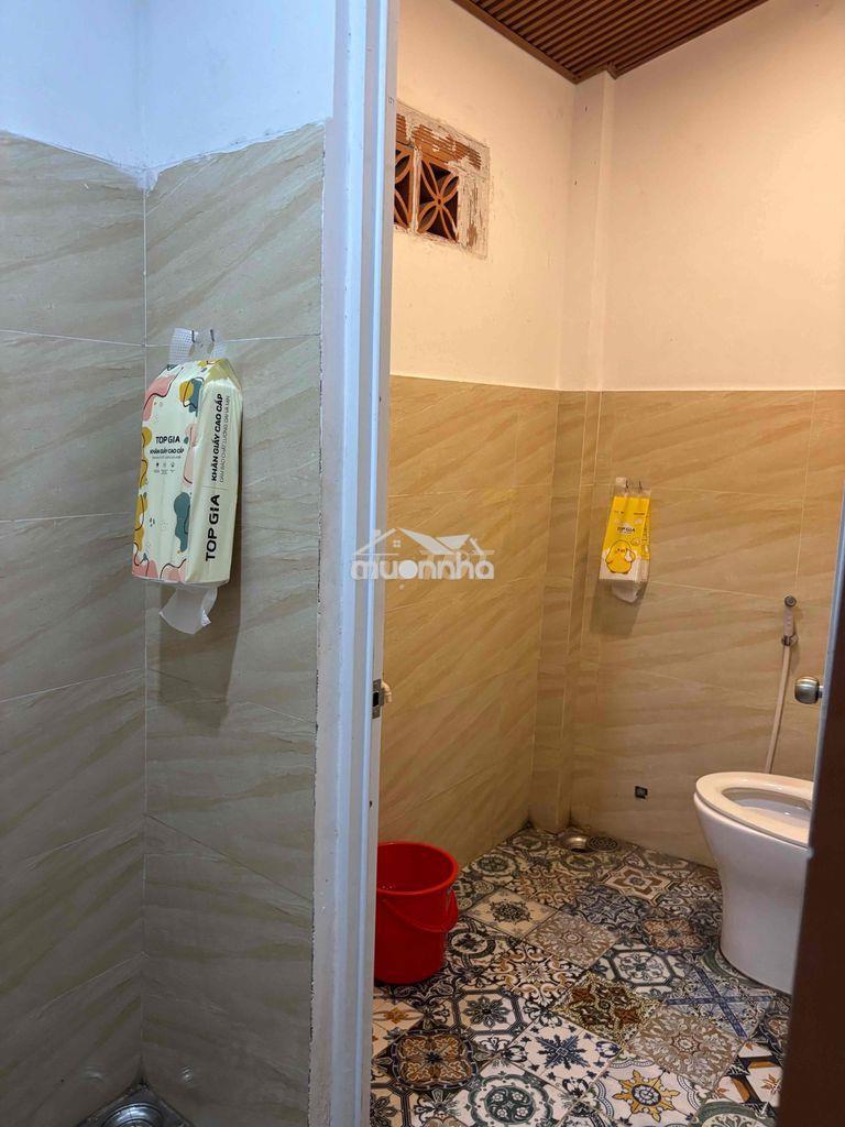 Nhà cho thuê nguyên căn giá 9tr mặt tiền đường lê văn lương - 4