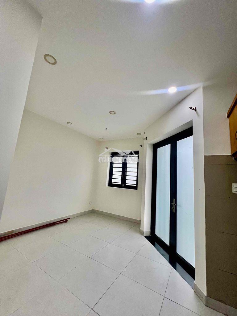 Cho thuê nhà dt 70m2 1trệt 2lầu 3pn 3wc ngay công viên tl37 hẻm rộng
