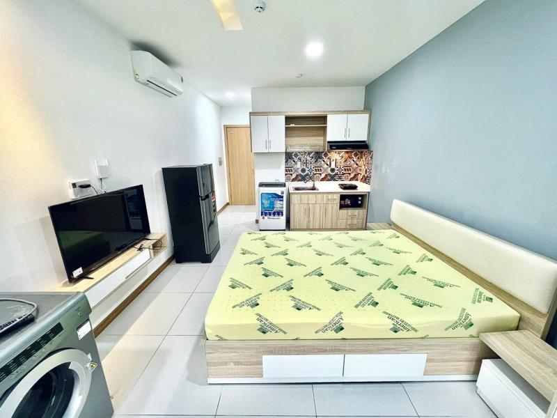 Cho thuê studio 30m2 có máy giặt, sấy riêng - thang máy - hầm xe - bảo vệ 24/24 - ngay ngã tư hàng xanh - hutech - ngoại thương - 4