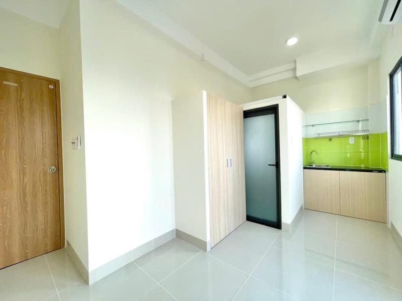 Phòng mới xây cửa sổ thoáng gần hàng xanh bùi đình túy - 2