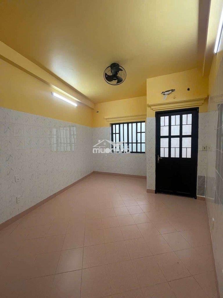 Cho thuê nhà 1 trệt 3 lầu, nhà thông thoáng, hẻm rộng rãi - Ảnh 3