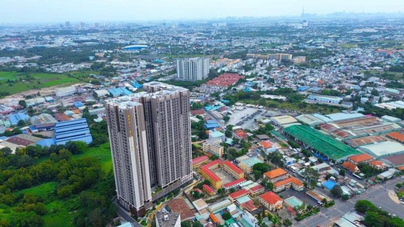 Bán căn hộ opal skyline tầng cao trung ban công 2pn2wc giá 2tỷ
