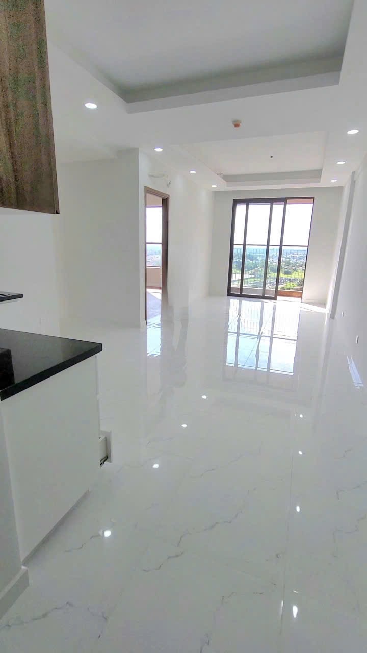 Bán căn hộ opal skyline tầng cao trung ban công 2pn2wc giá 2tỷ - 2