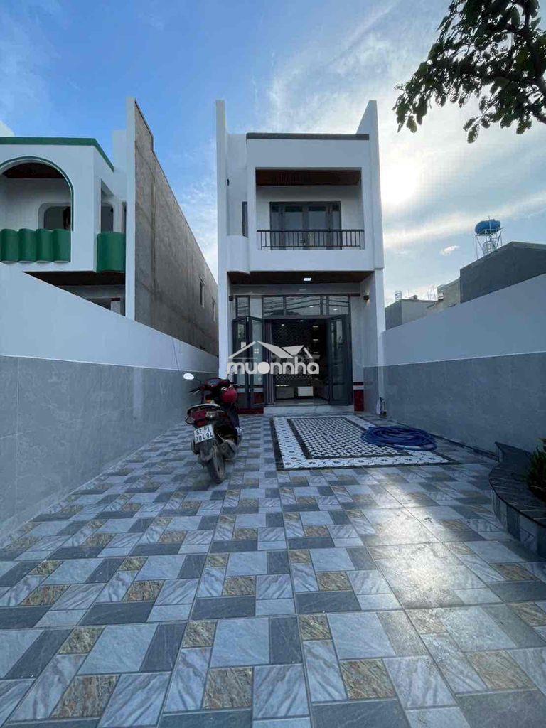 Chủ bán nhà đi nước ngoài