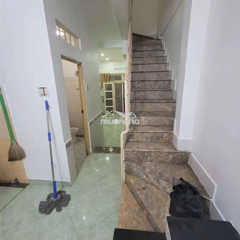 Nhà bình thạnh, 2pn 2wc 9tr gần hxh 