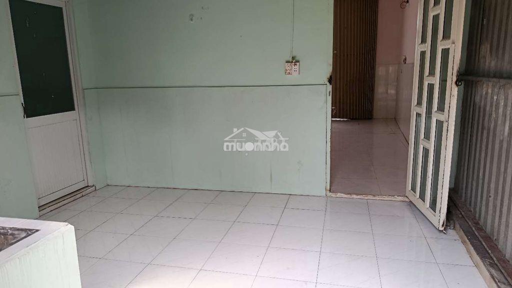Nhà cấp 4 1tr 1 gác suốt xe hơi tới nhà ngay ngã 4 bình phước - Ảnh 2