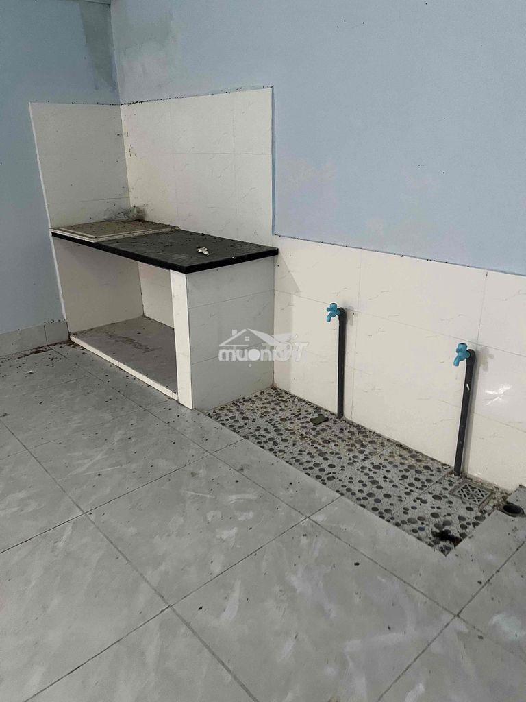 Kho xưởngs 200m vuông giá 15tr còn thương lượng - 4