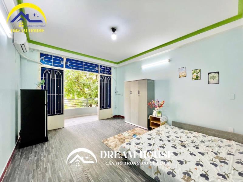 Phòng trọ dạng studio có ban công lớn thoáng, nội thất cơ bản rộng 35m2