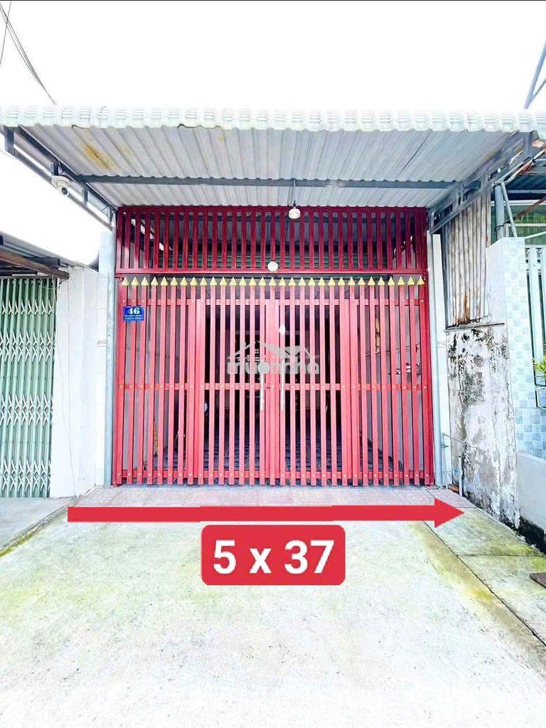 Nhà mt kinh doanh gần chợ ngay thị trấn chốt bán 680 triệu