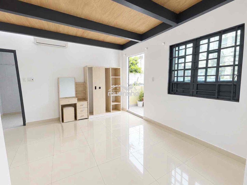 Phòng gác bancol ngay cộng hoà - học viện hàng không - sẵn máy lạnh - Ảnh 2