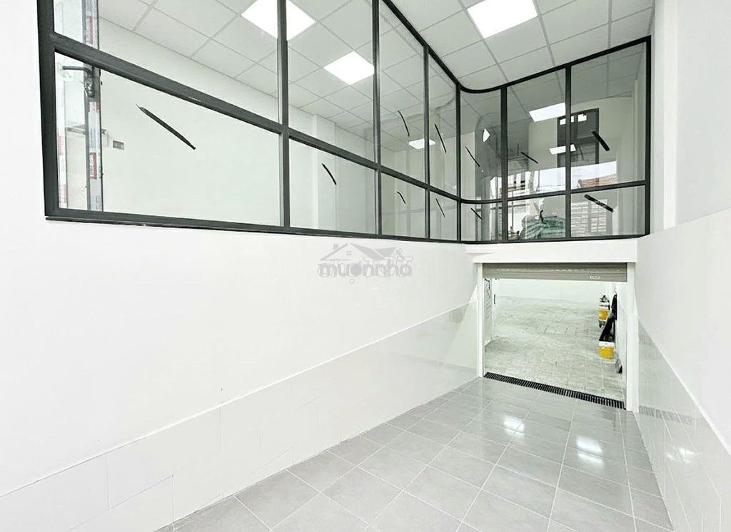 Siêu phẩm siêu rẻ - 31b hoàng hoa thám, p.12, tb, có hầm, thang máy - 2