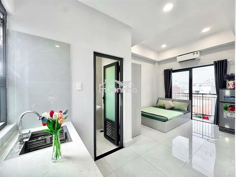 Phòng đẹp ban công thoáng gần đại học sư phạm q5