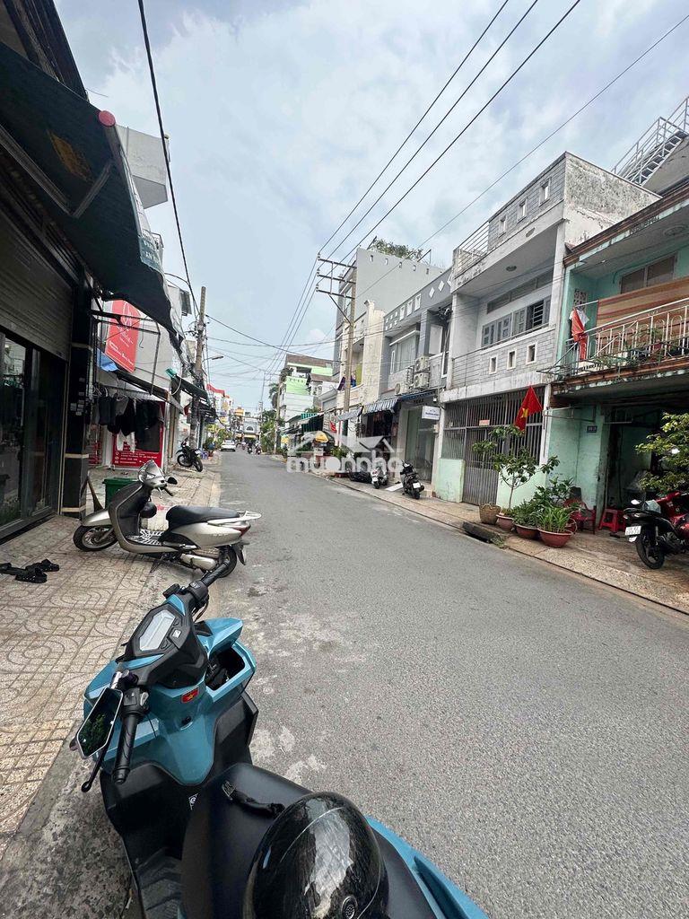 Cho thuê nhà mt hẻm 168 bình trị đông- 4x15m. 3 tấm . hxh 10m nhựa - 2