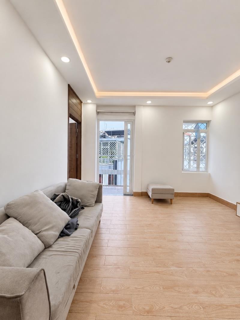 Căn hộ cao cấp phạm văn bạch – nội thất gỗ xịn, bếp lớn, ban công - Ảnh 2