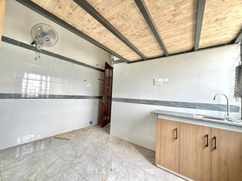 Gác mới xây cửa sổ trời cầu thang hộp - Ảnh 4