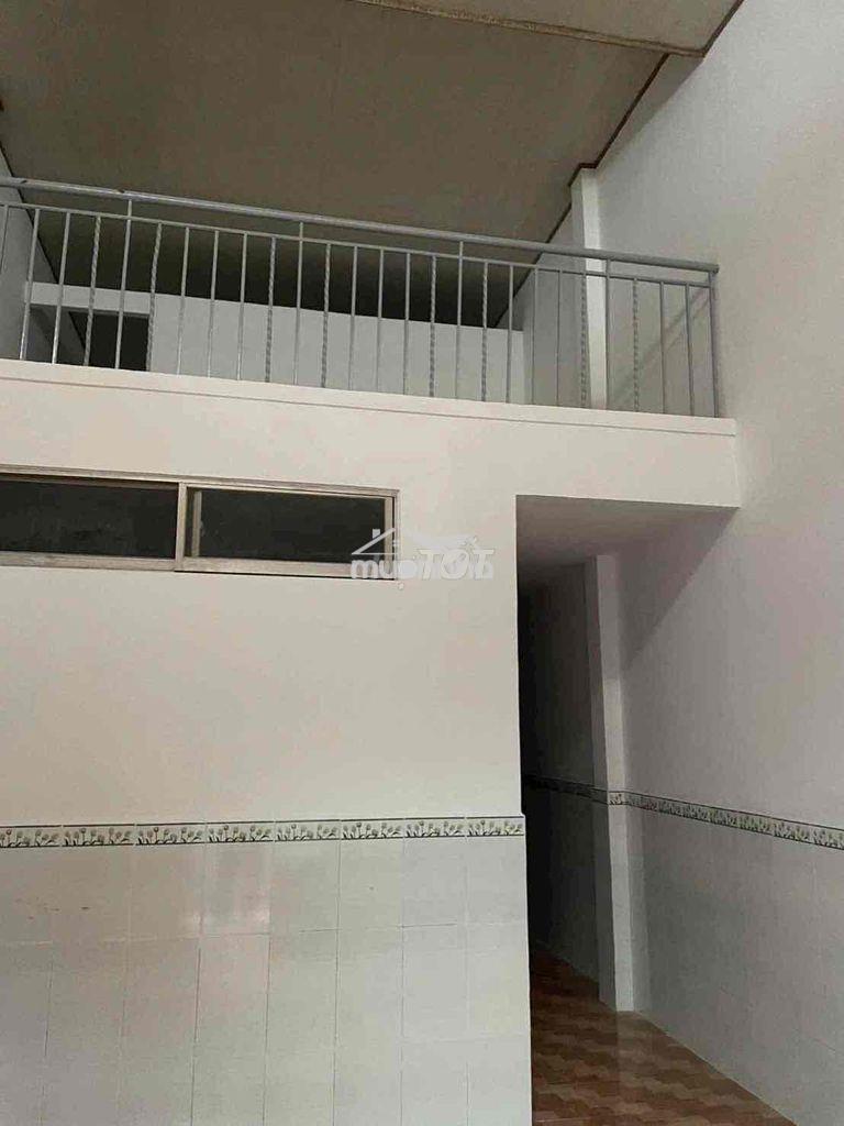Nhà thuê 4x11 gác lửng 3pn 1wc hẻm 637 quang trung