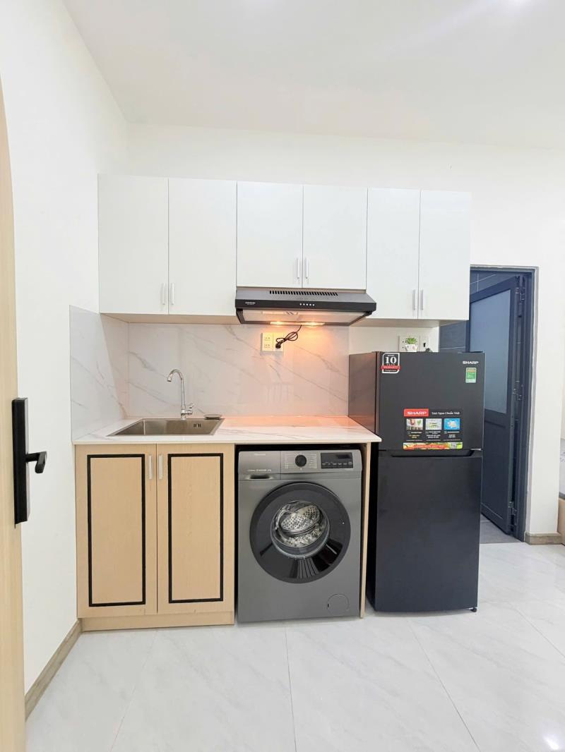 Cho thuê căn hộ 38m2 full nội thất cửa sổ lớn, máy giặt riêng ngay tăng bạt hộ gần khu ẩm thực phan xích long giáp quận 1,3 hầm xe thang máy  - Ảnh 3