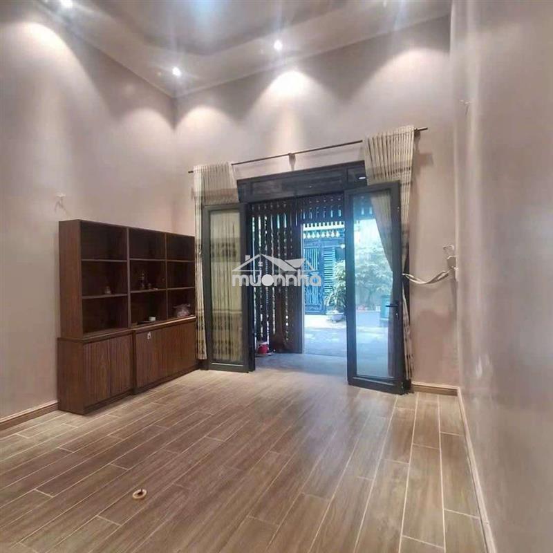 Nhà mới gần trường fpt, pmqt, gtvt . 2pn có 2 máy lanh, giường tủ