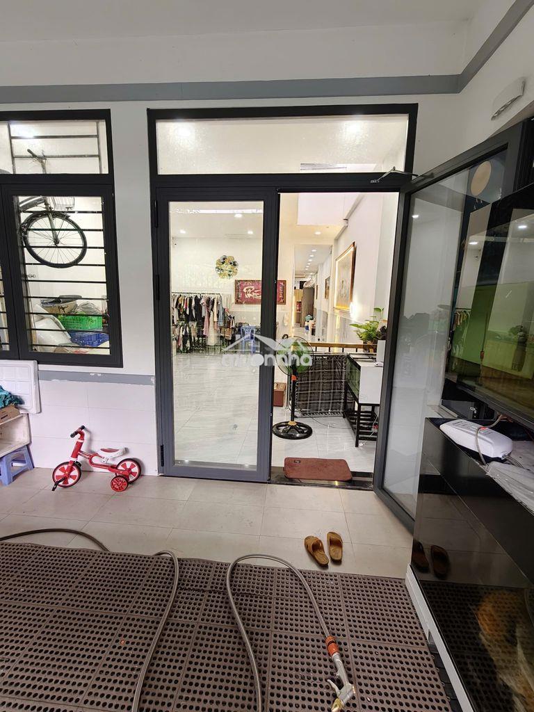 Chính chủ bán nhà hoàn công – đối diện công viên kdc biconsi