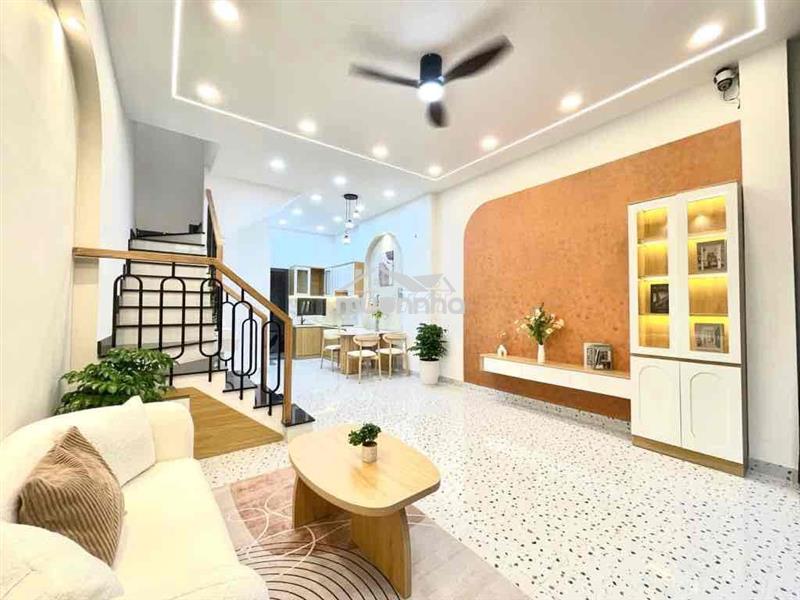 Siêu phẩm nhà 2 tầng 50m2 (4.5m x 11m) - sát hẻm xe hơi bùi đình túy