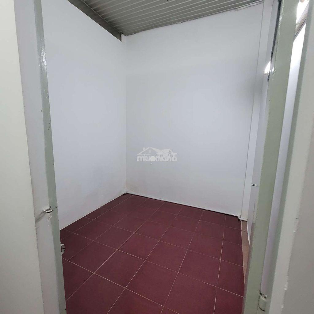 **Cho thuê nhà cấp 4 đường số 45 p14, 2pn, mới sơn, chỉ 8tr**
- Ảnh 2