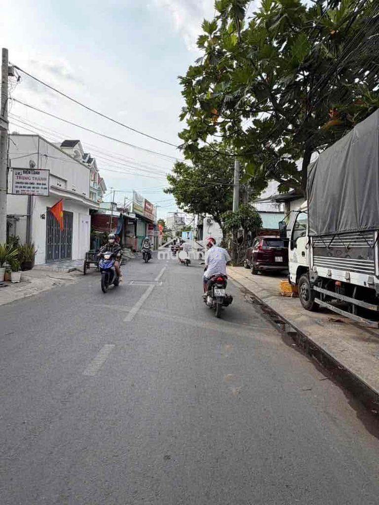 Bán nhà mặt tiền đường số 10 ( chợ đầu mối - 2