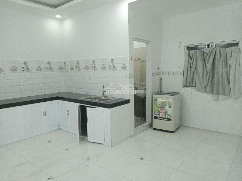 Nhà cho thuê mới sơn sửa lại sạch đẹp.khu c phạmhùng dt 5x18. giá 14tr - Ảnh 3