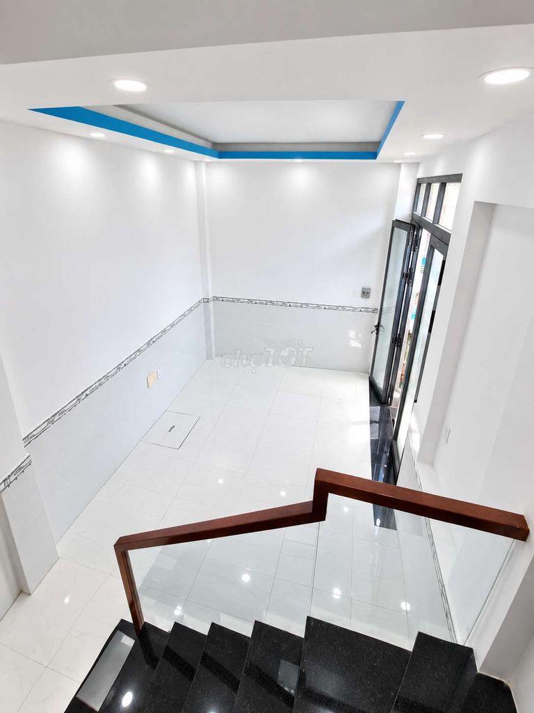 Nhỉnh 2 tỷ nhà 3 tầng bà điểm, cách mặt tiền 20m, chợ đầu mối hóc môn - Ảnh 4