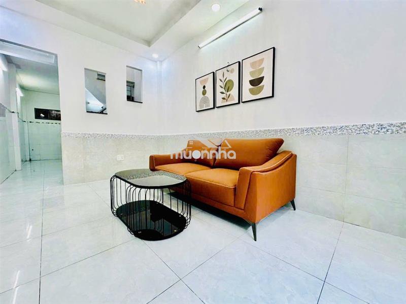 Chính chủ bán nhà mới  gấp dt:40m2 giá 3,85 tỷ lầu ,sh,hbp,tđ