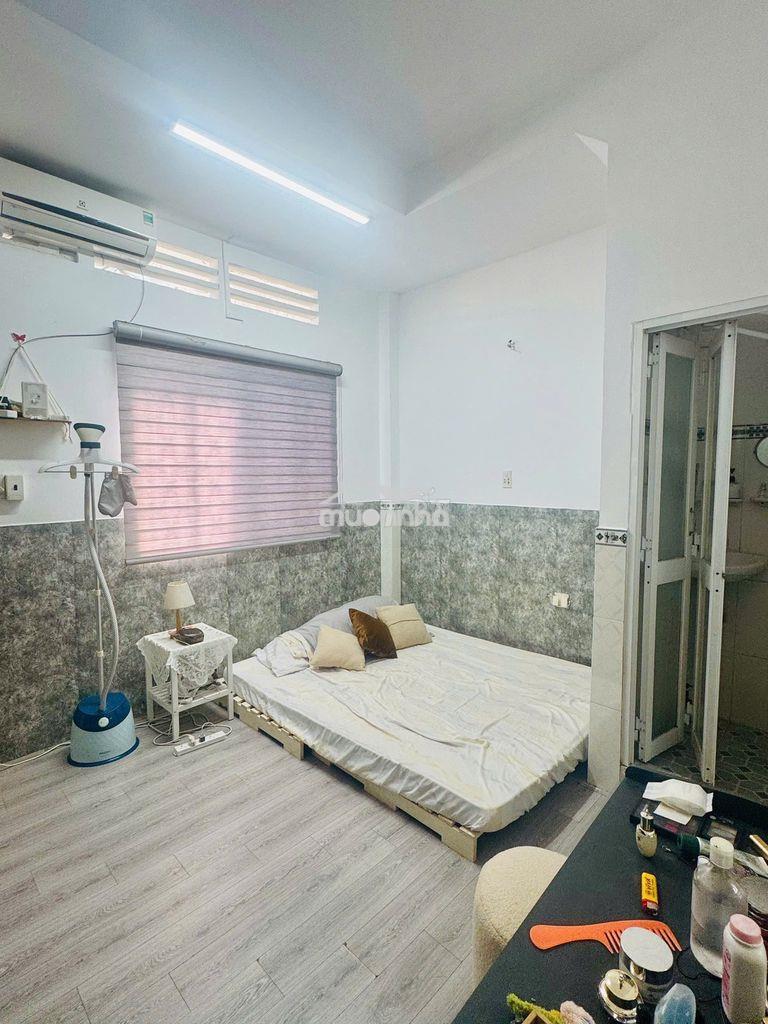 Chỉ nhỉnh 5 tỷ có nhà hộ khẩu quận 1 - ngang 5m - 3 tầng-kế mặt tiền . - Ảnh 4