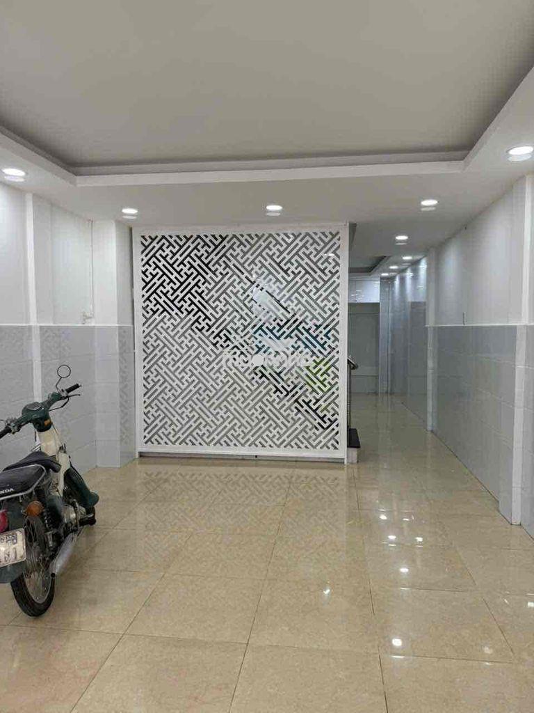 Nhà nguyên căn mt đường 12m phan xích long