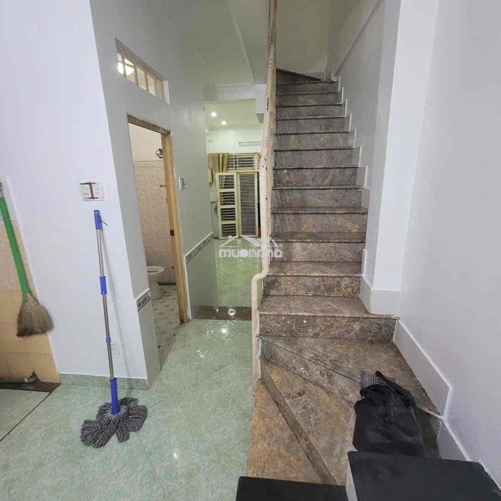 Cho thuê nhà nguyên 3x11m trệt 1 lầu 2pn2wc (nơ trang long p11 bt ) - Ảnh 2