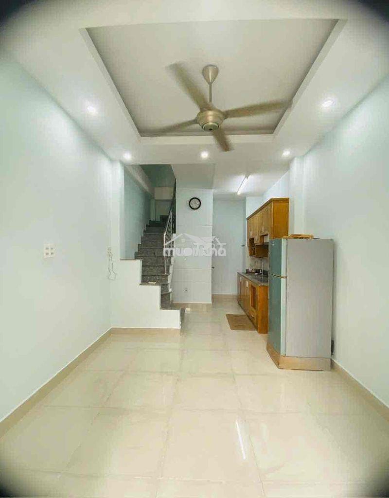 Nhà 2 phòng ngủ 3,2x8 trần kế xương. đủ nội thất