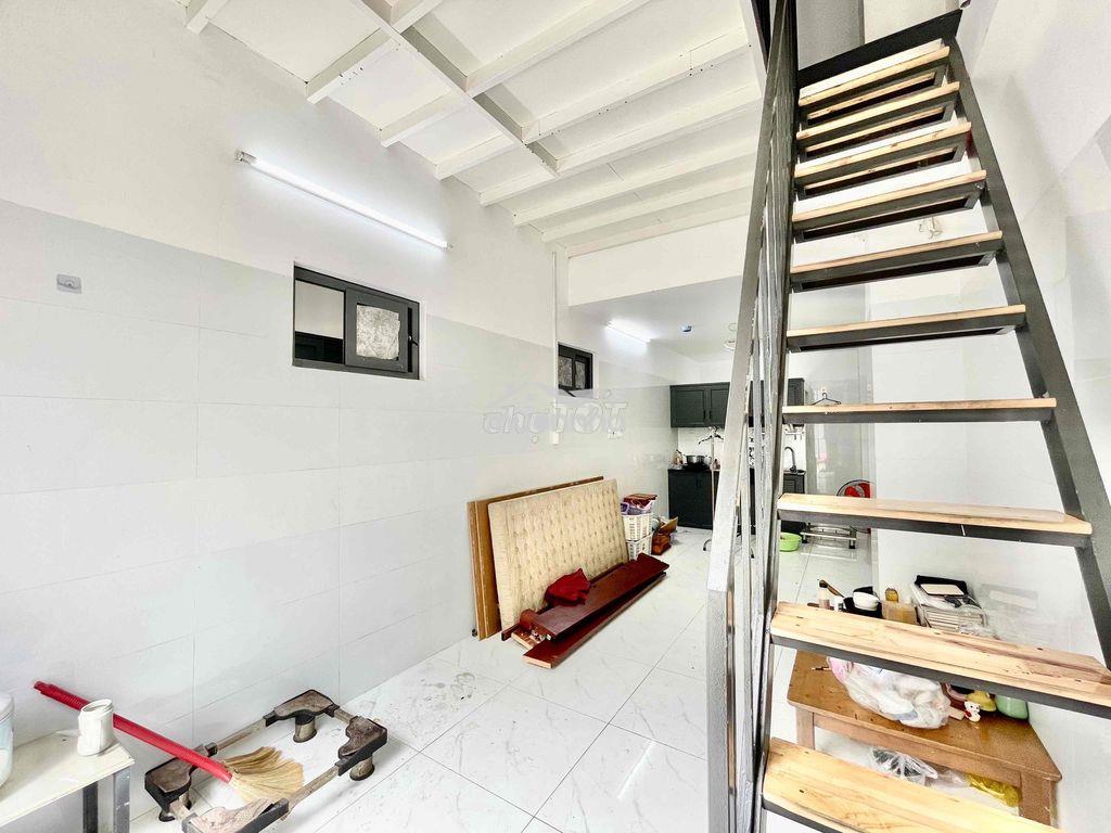 Cho thuê nhà nguyên căn 1 trệt 1 lầu ngay đoạn giữa  nguyễn văn quá - Ảnh 3