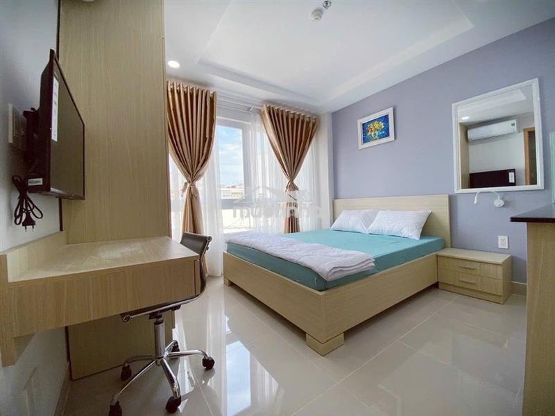 Cho thuê căn hộ gần chợ tân định, cv lv8, cửa sổ lớn full nt quận 3