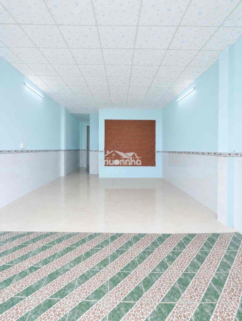 Cho thuê nhà dt 5x30m sân rộng đậu ôtô 2pn 2wc đường rộng xe tải