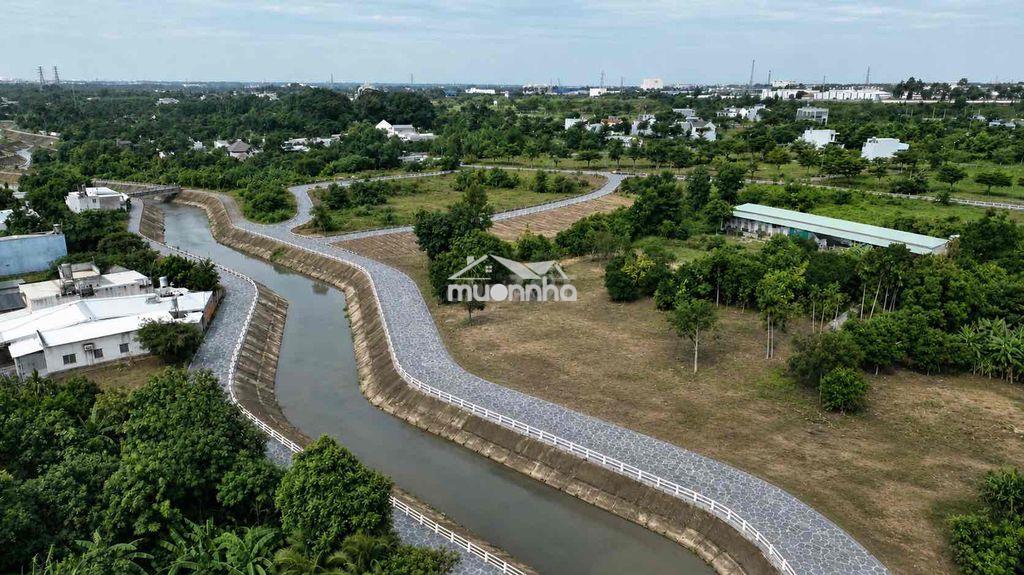 Bán 1000m2,giáp sông suốicách mekong resort 1km-cách cầu đn2 chỉ 2.5km - 2