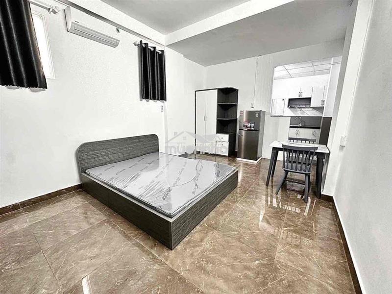 Cho thuê studio cửa sổ trời tách bếp full nội thất tại quận 5