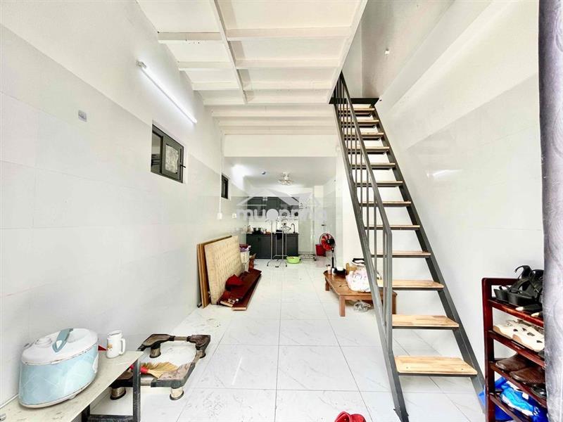 Cho thuê nhà nguyên căn 1 trệt 1 lầu ngay đoạn giữa  nguyễn văn quá