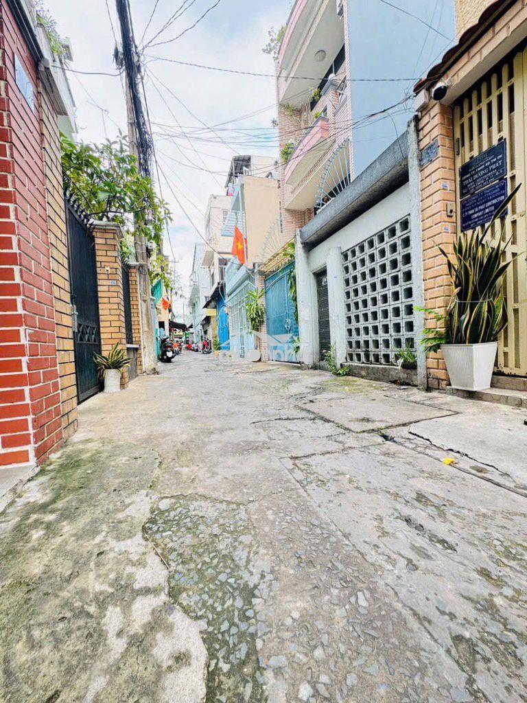 Nhà cmt8 q3, hẻm ôtô khu dân trí, giáp q1 và q10, thuận tiện di chuyển - Ảnh 2