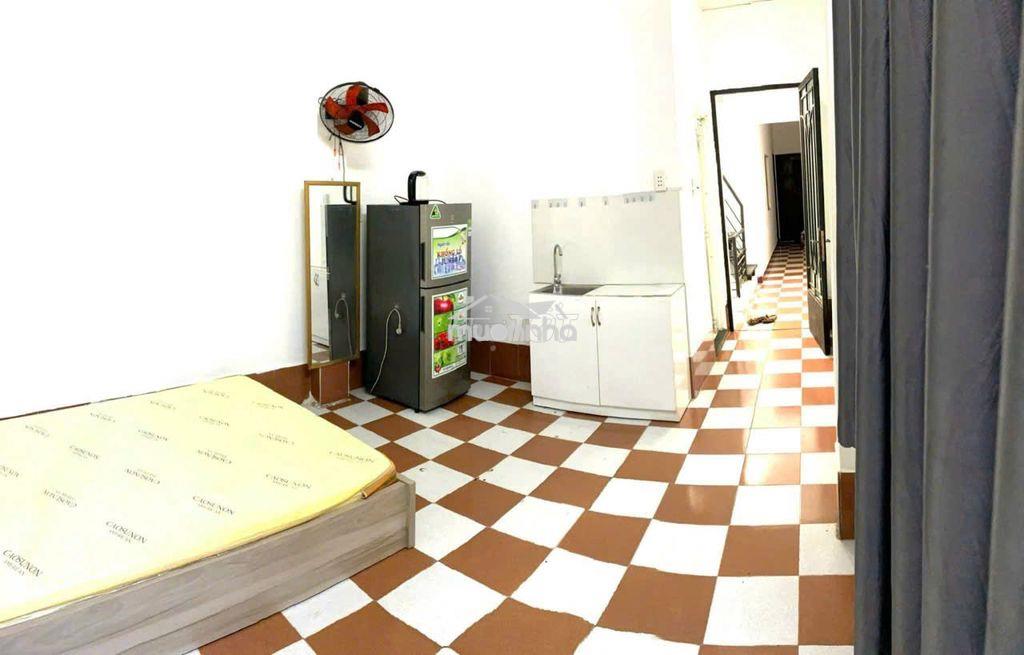 Phòng chdv 24m2 cửa sổ ph. nguyễn thái bình q1 - 4