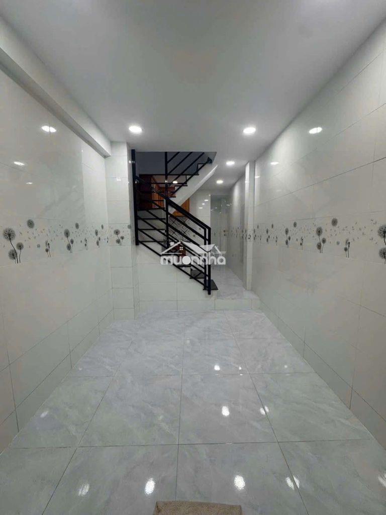 3 tỷ - vài bước ra mặt tiền  - ngay trần hưng đạo- huỳnh mẫn đạt q5