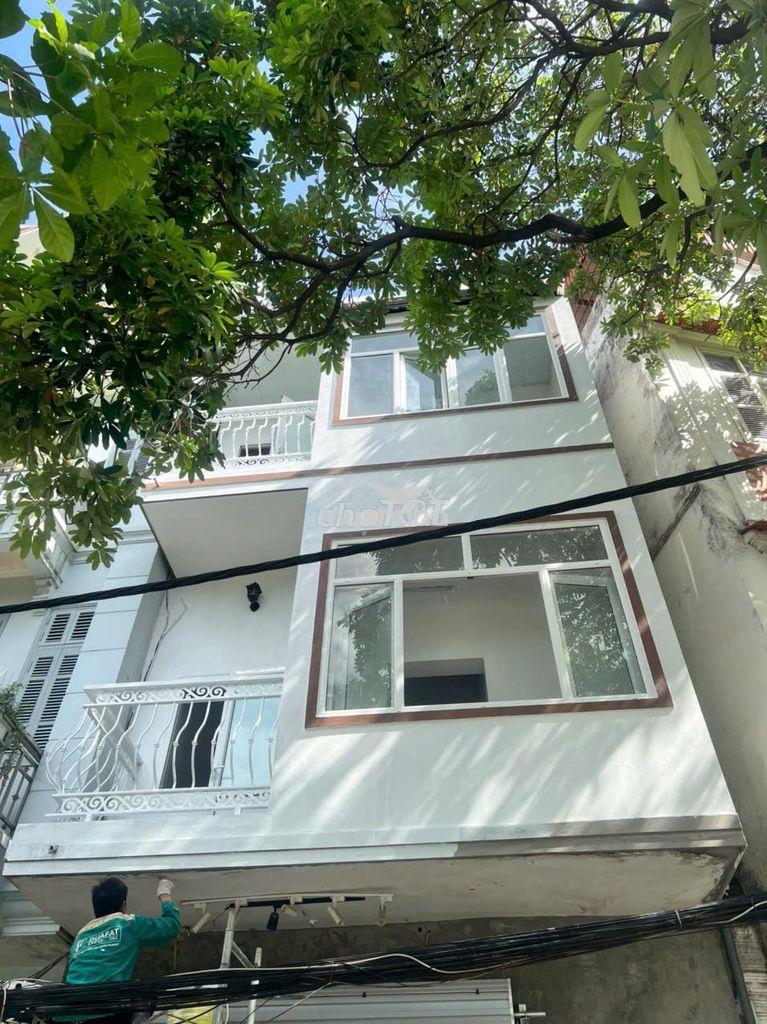 Cho thuê tầng 1 + 2 nhà mặt hồ đống đa - 4