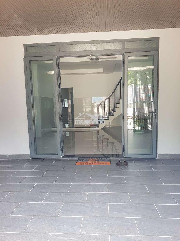 Cho thuê nhà 1 trệt 1 lầu, dt 5×20 có 3pn,2wc. đường xe tải thông
