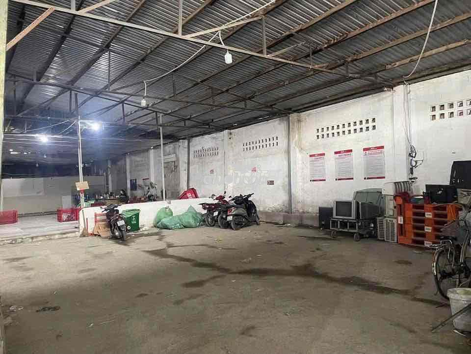 Cho thuê kho 2000m2 bùi văn ba cạnh mặt tiền - Ảnh 4